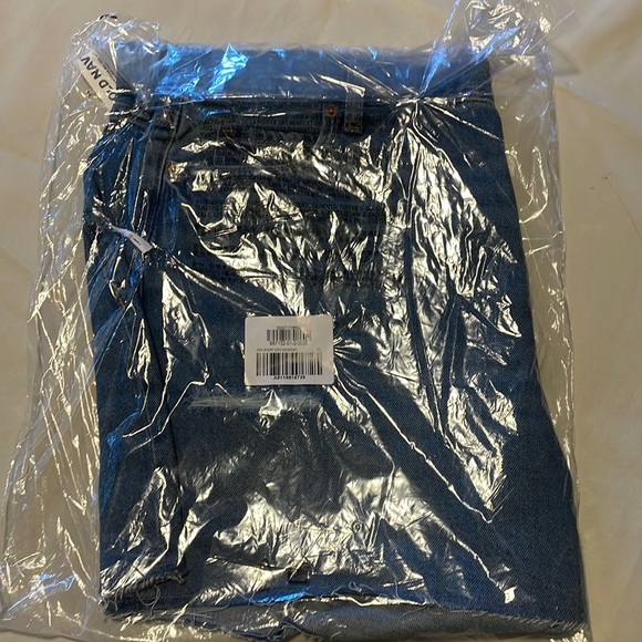 Sale Plus Size OLD NAVY Women’s High-Waisted Slouchy Cutoff Jean Shorts 5” DAD - Picture 6 of 10